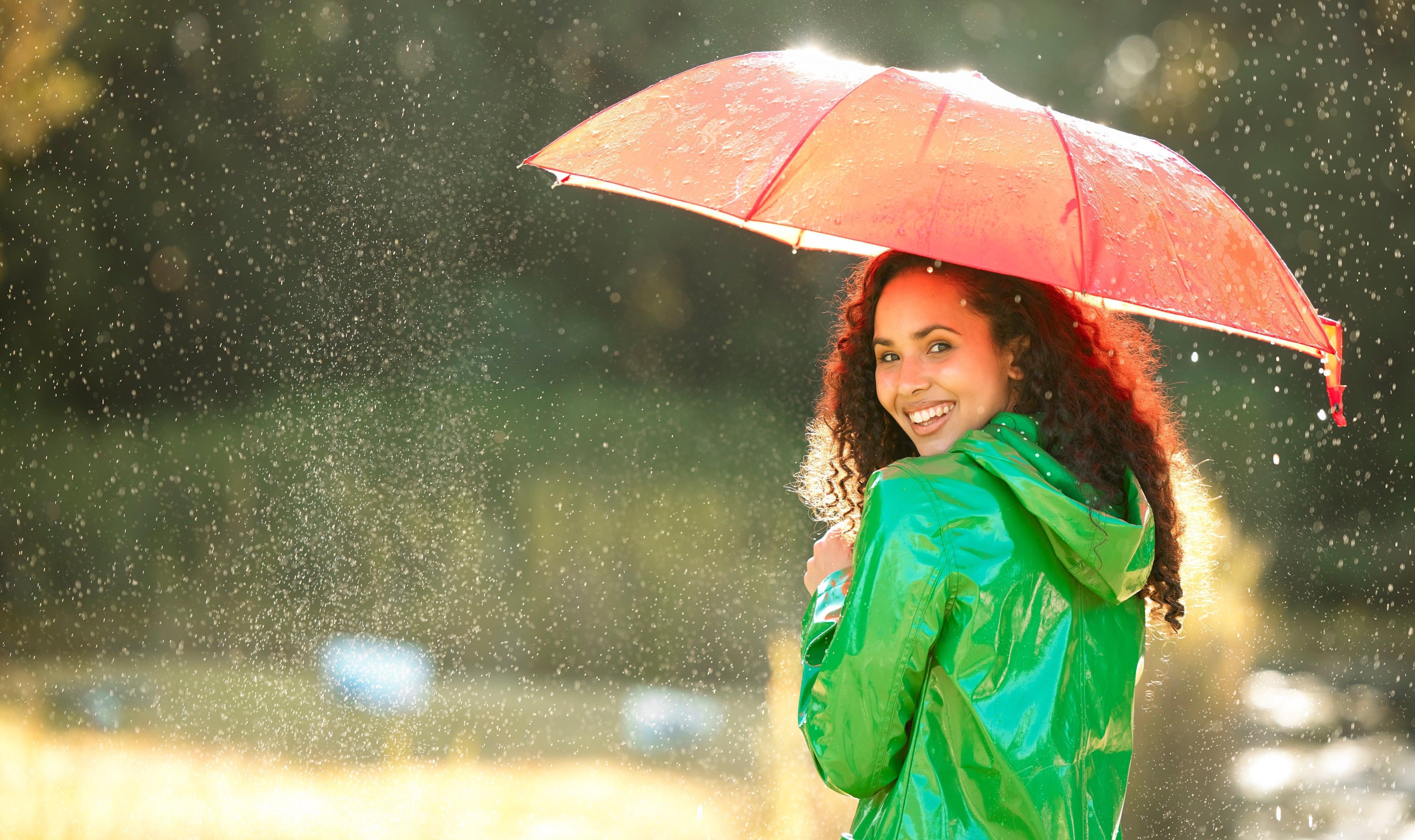 How to Reduce Hair Fall During Monsoon Naturally