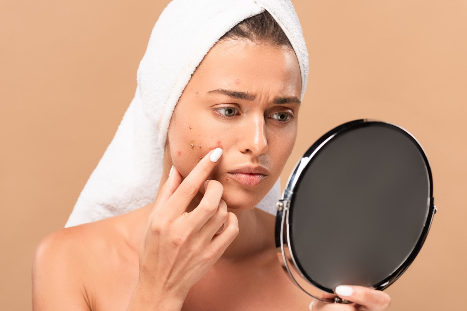 How Ayurvedic Kumkumadi Oil Helps in Pigmentation, Dark Spots & Anti-Aging